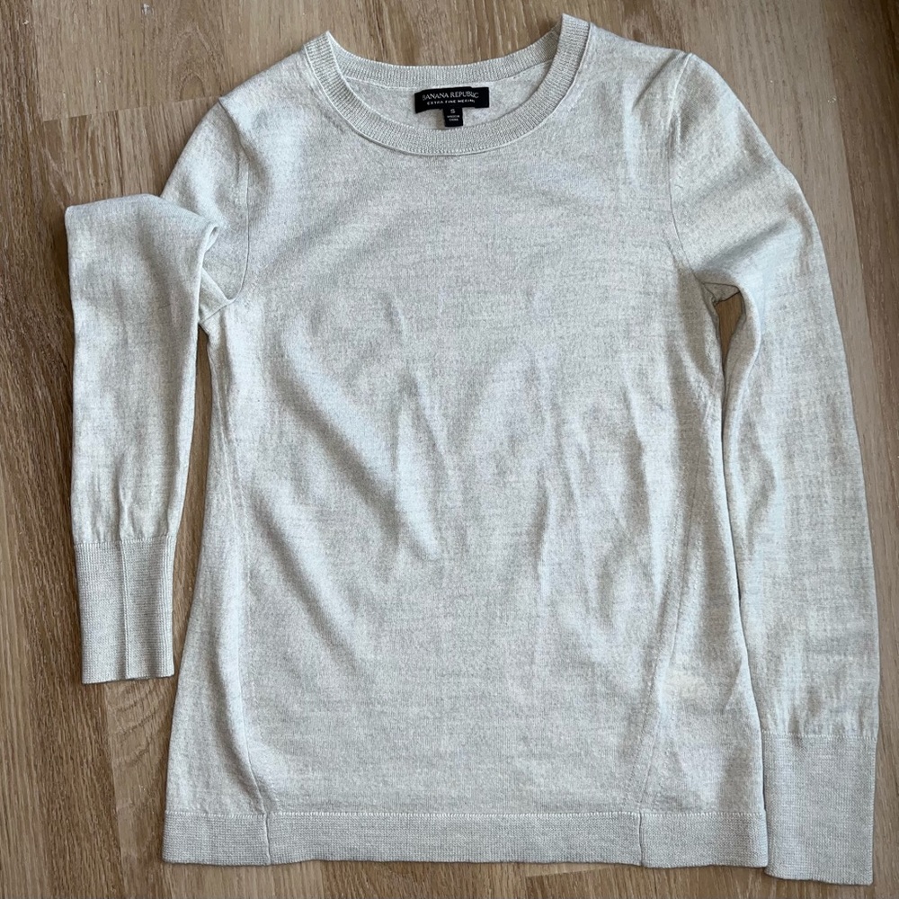 Banana Republic Women’s 100% Extra Fine Merino Wool Crew Sweater, Size Small